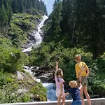 Hochalmbahnen Chalets 1-03, Alpenrose, Nahe Gondel, Hunde Willkommen Holiday home Rauris